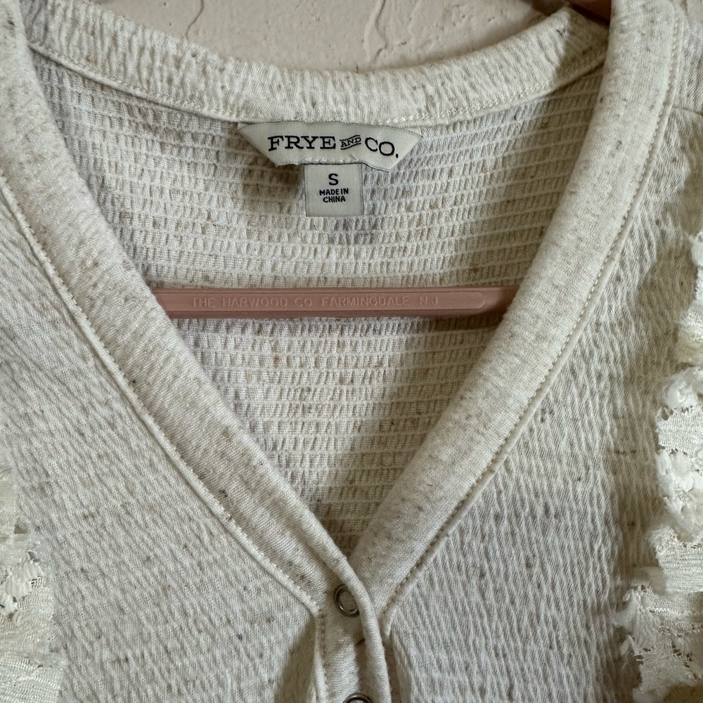 NWT Frye and Co Short Sleeve Blouse- Size Small - Picture 2 of 6